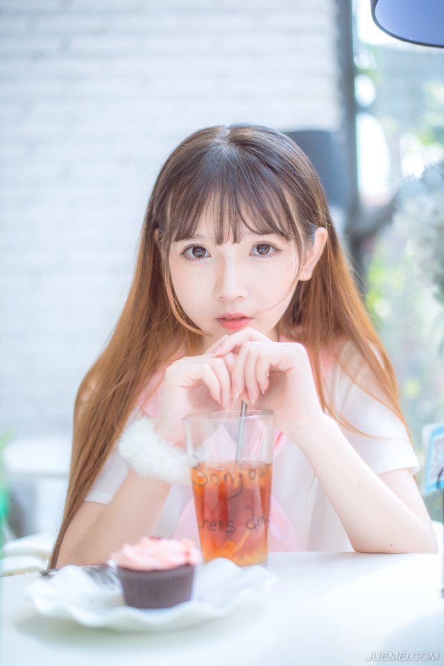 “嗯？”吕蒙总算从巨大的打击中清醒过来，现在绝对不能乱！